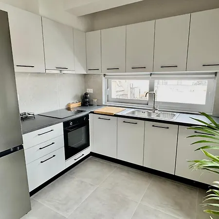 Pnoes Luxury With Private Parking Apartment Volos