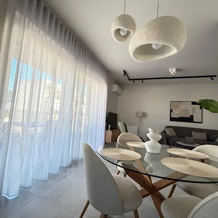 Pnoes Luxury With Private Parking