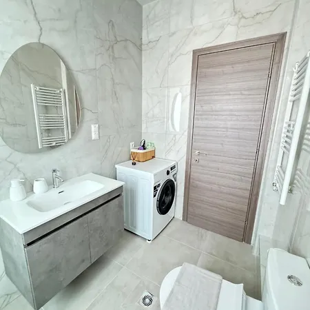 Luxury Pnoes With Private Parking * فولوس