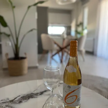 Pnoes Luxury With Private Parking Apartment *