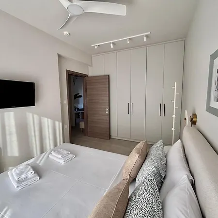 Luxury Pnoes With Private Parking شقة