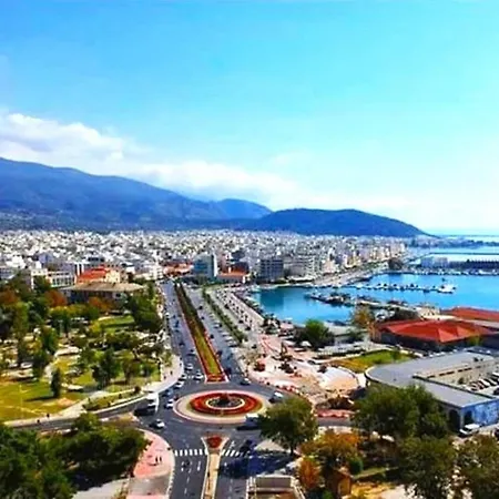 Luxury Pnoes With Private Parking فولوس