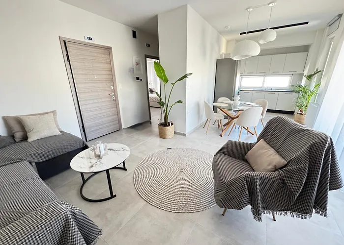 Pnoes Luxury With Private Parking Apartment