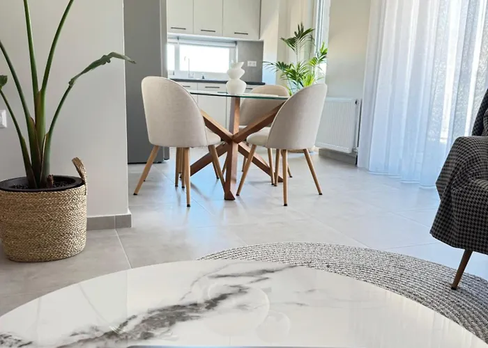 Pnoes Luxury With Private Parking Apartment