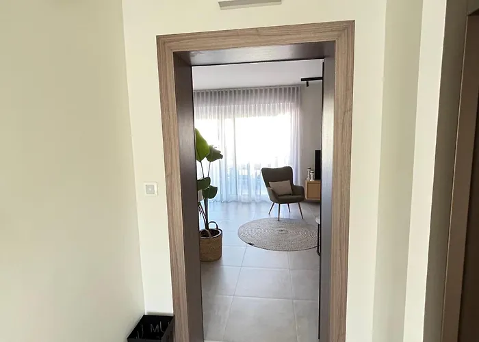 Pnoes Luxury With Private Parking