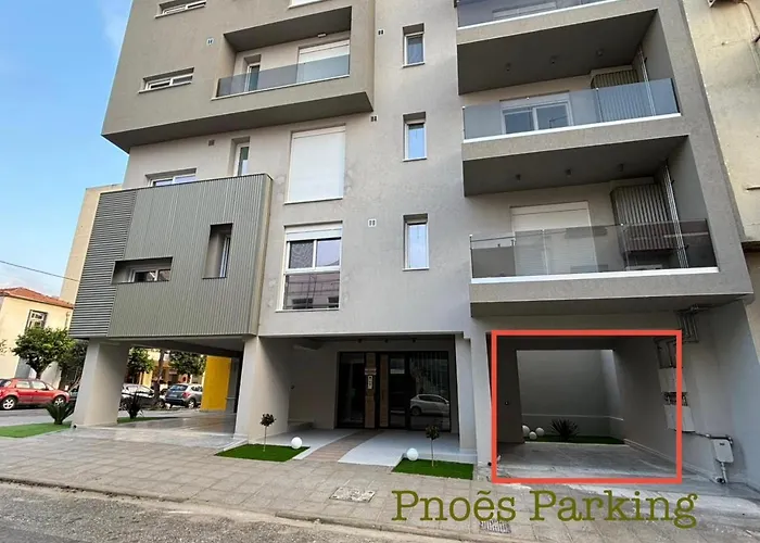 Pnoes Luxury With Private Parking Apartment Volos